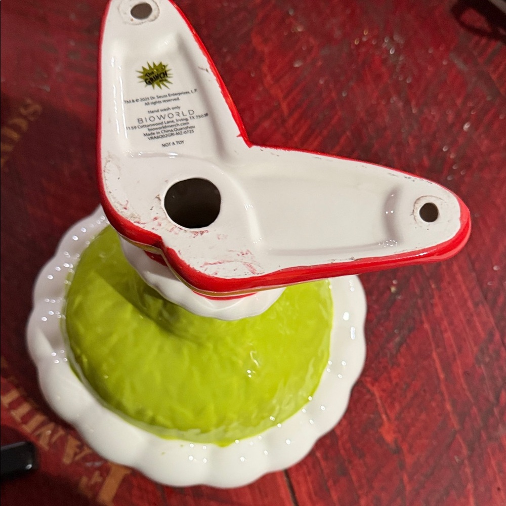 Festive Red and Green Ceramic Grinch bowl - Picture 11 of 11